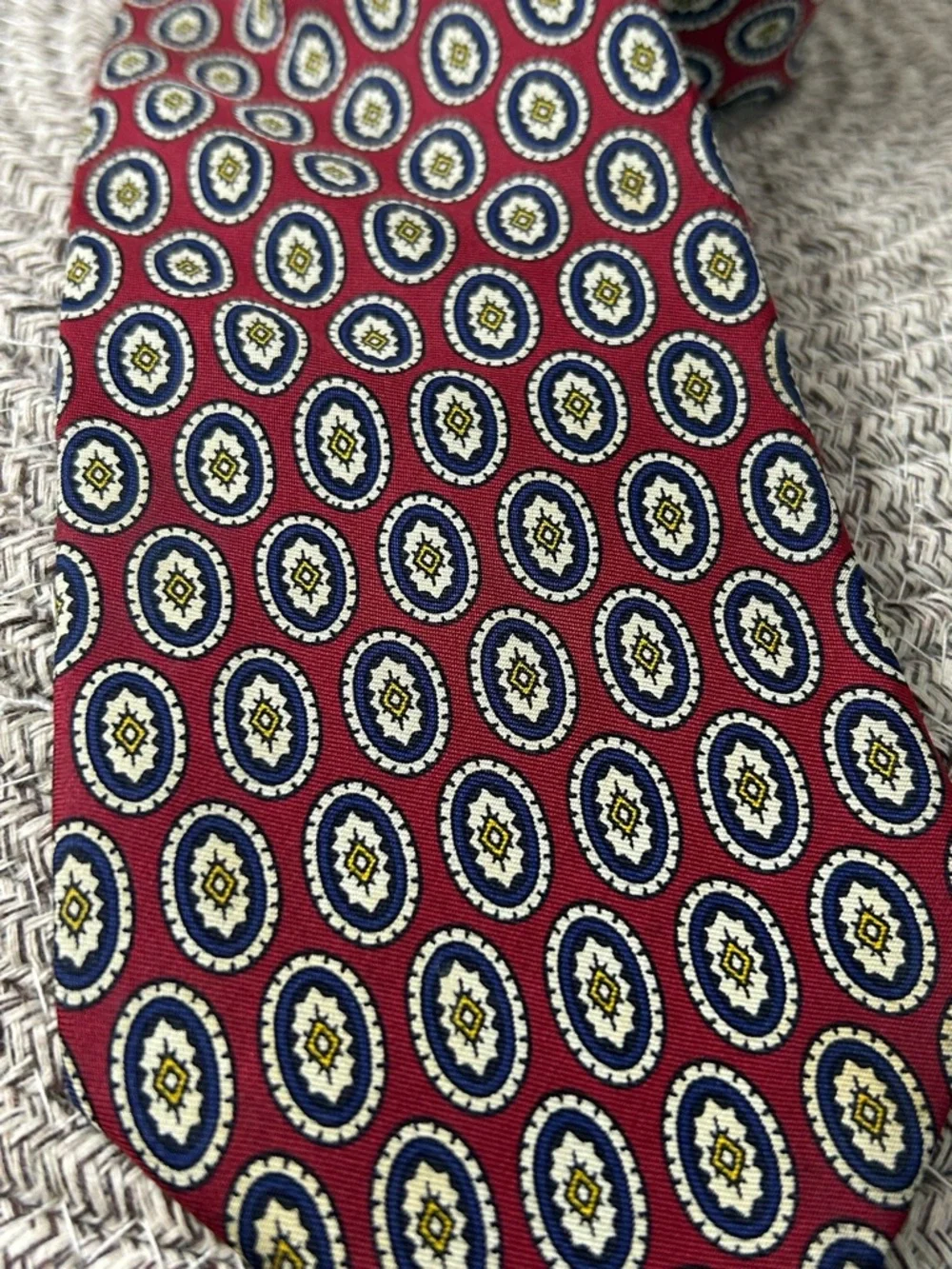 Brooks Brothers XL Hand Made in USA Silk Tie 3.75” Men's 63.5” Burgundy - Picture 2 of 4